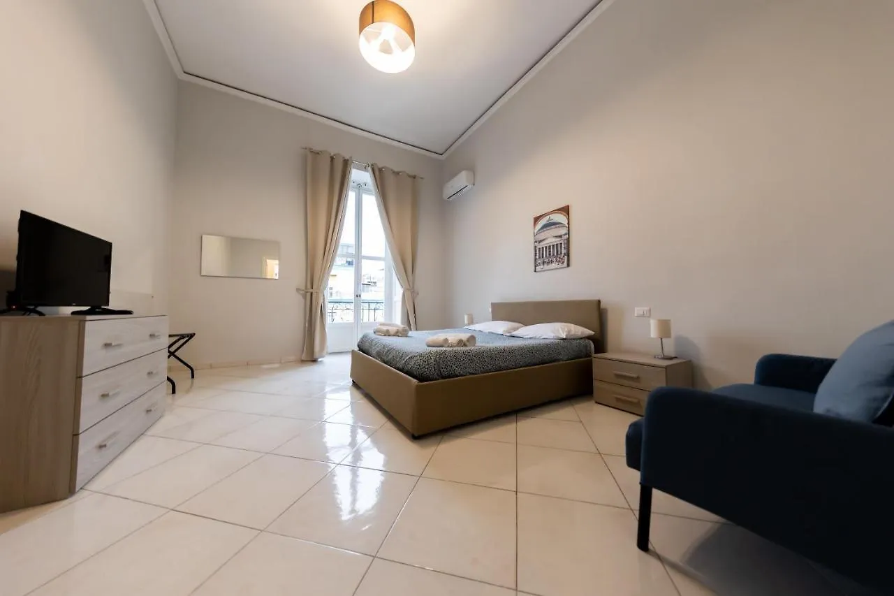 A Casa Di Titto Guest House ナポリ 0*,