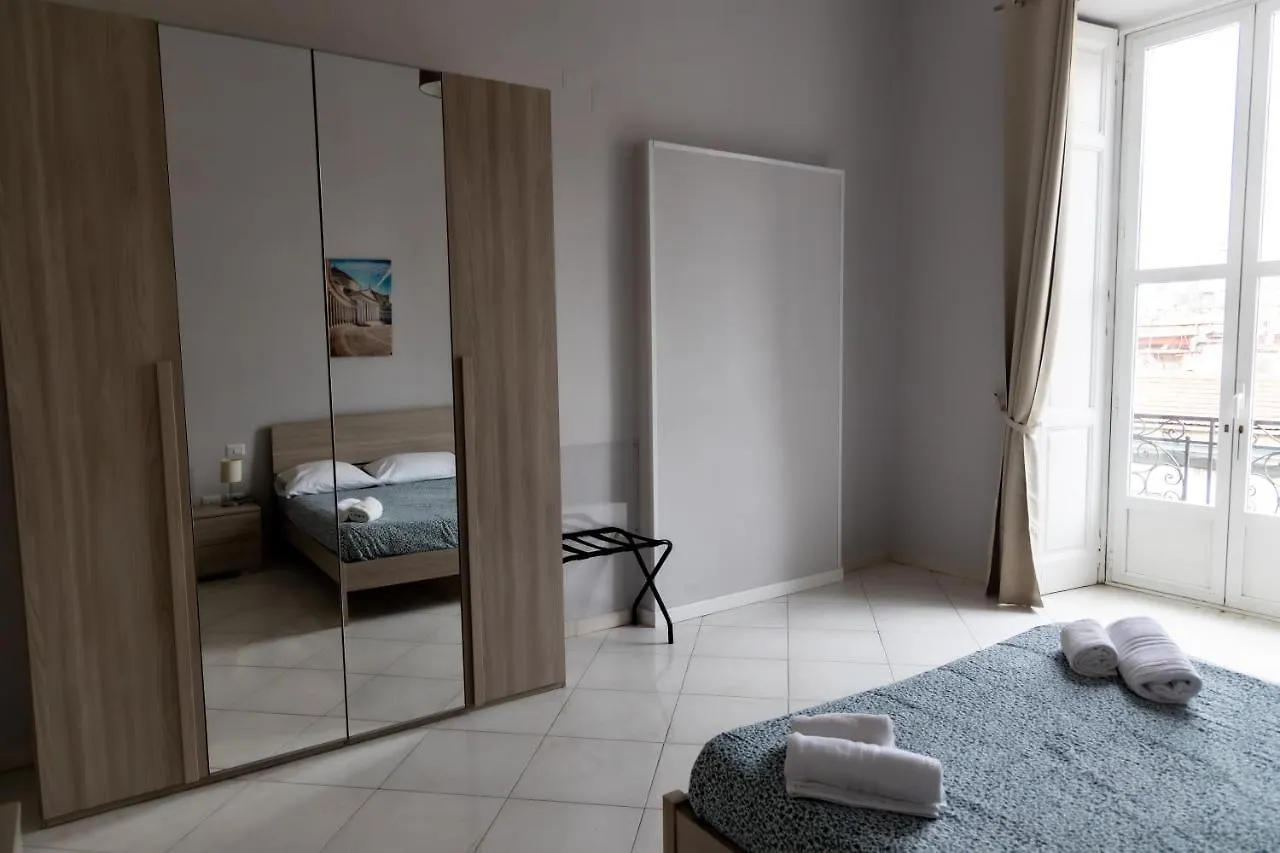 アパート A Casa Di Titto Guest House ナポリ イタリア